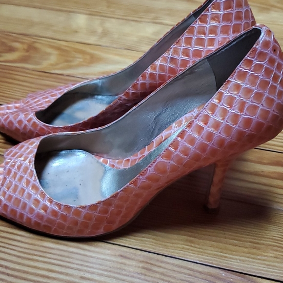 Heels - Picture 2 of 11